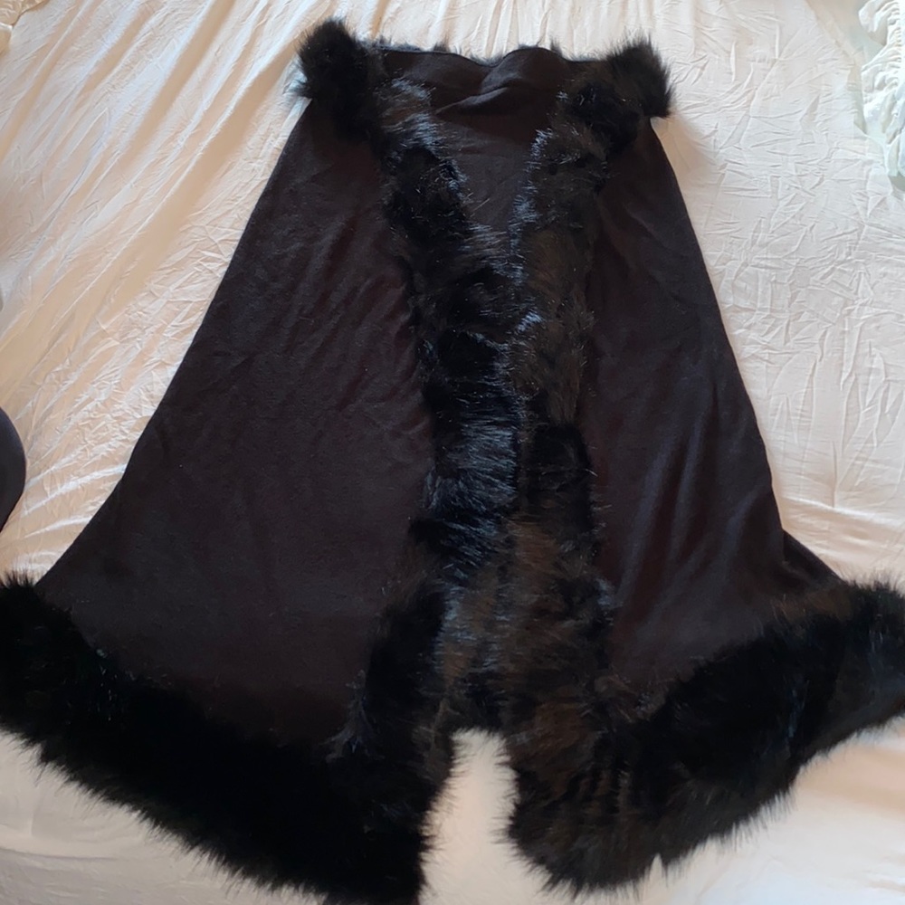 Black Cape Faux Fur